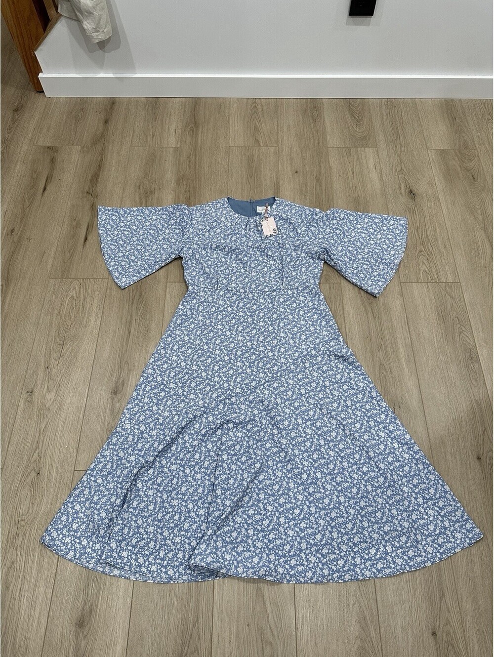 NWT Dainty Jewells Blue Floral Dress Size L